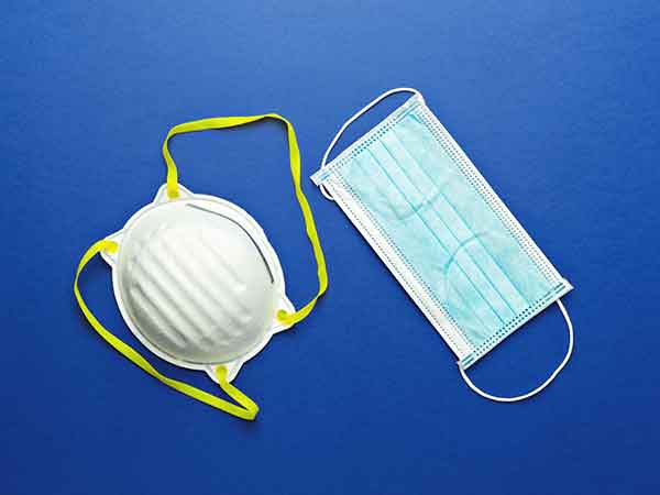 <p>Two types of protective face masks<br></p>