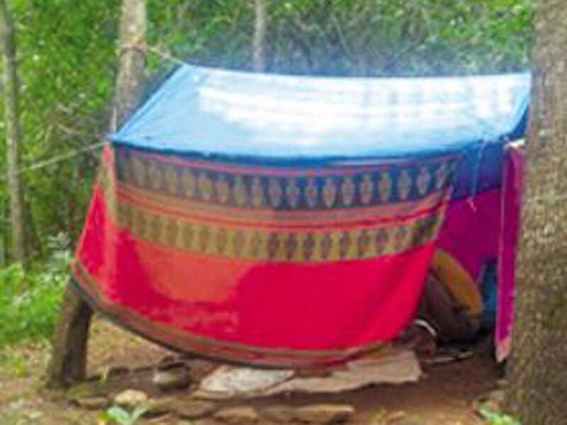 Students' tent made of tarpaulin and sarees