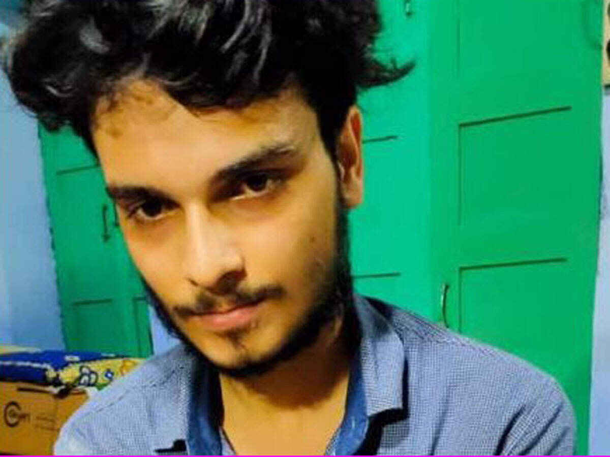 Talking to TOI, (pictured) Yash’s uncle Mithan Lal Verma said that his nephew, a student of class XII, is innocent and police beat him up brutally over suspicion of theft.
