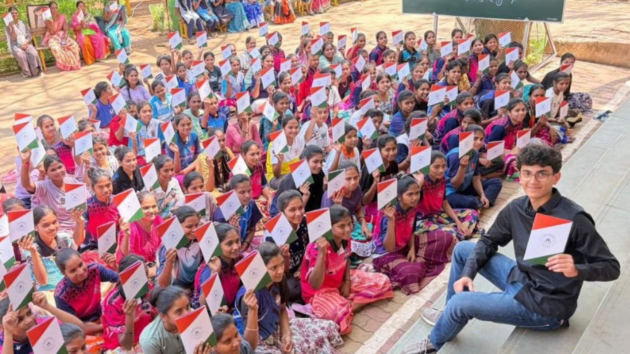 Photo courtesy: Workers of India<br>