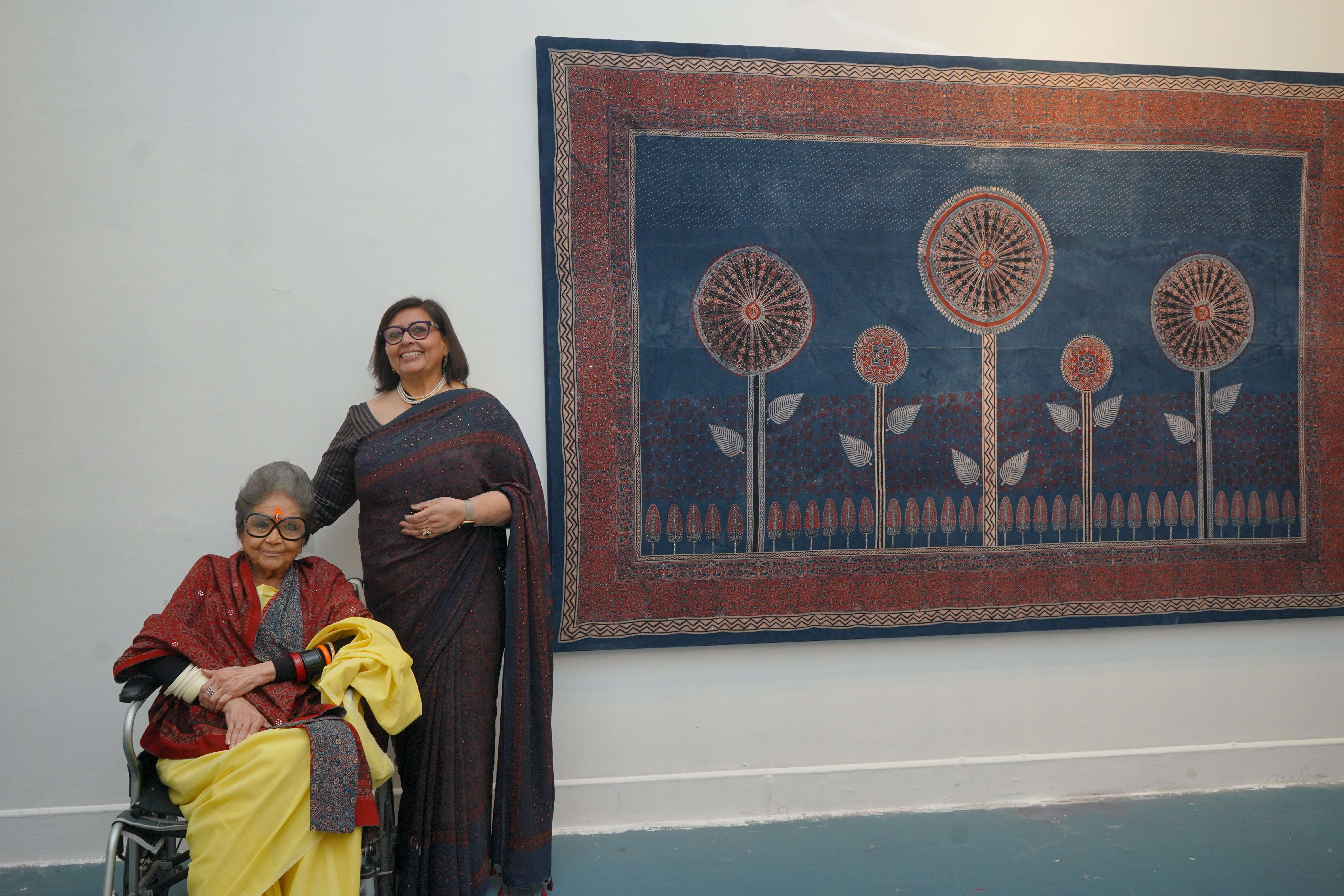Tara Gandhi Bhattacharjee (Chairperson, National Gandhi Museum) with Artist Shelly Jyoti