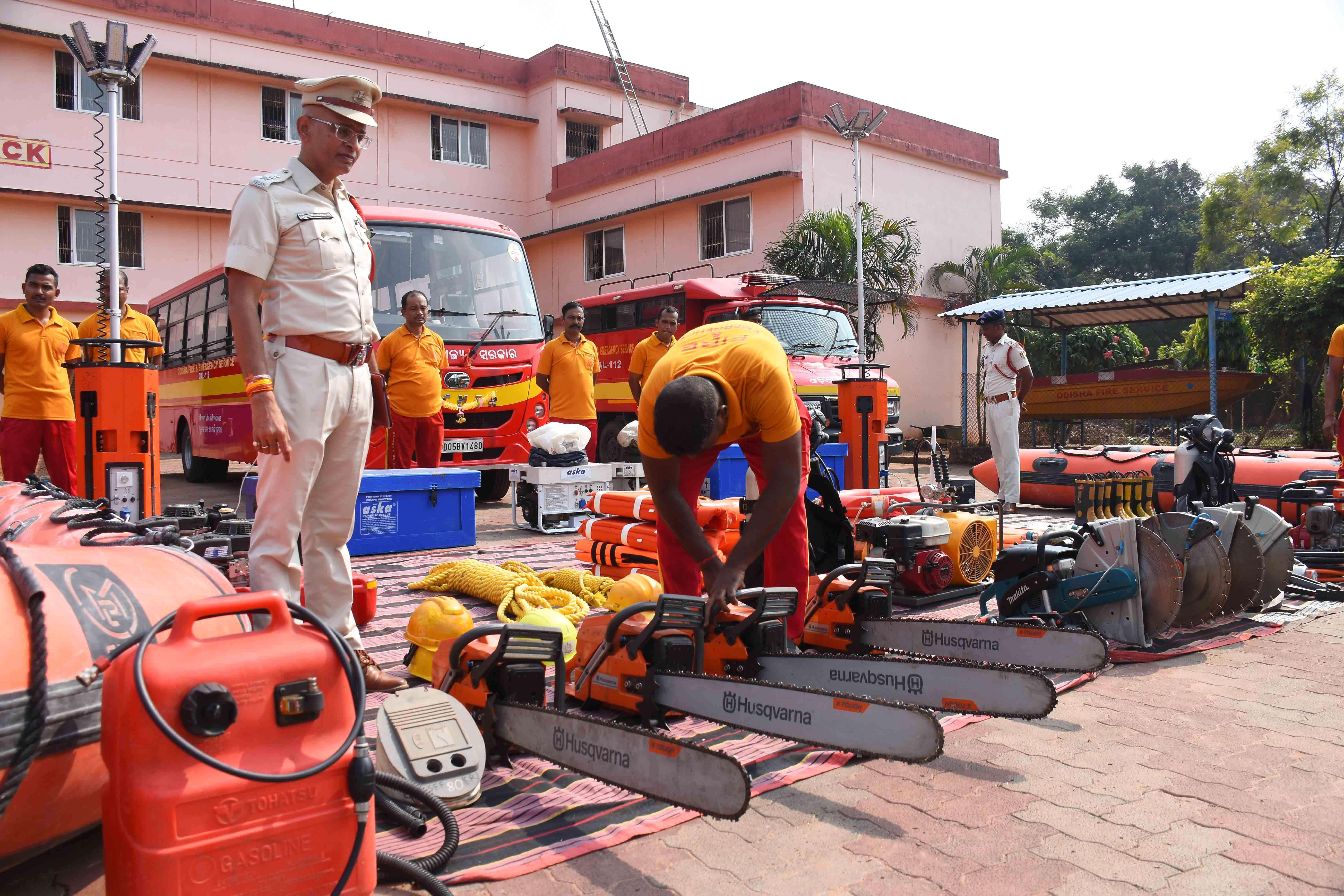 PHOTO24Odisha_Cyclone_preparation1.jpg