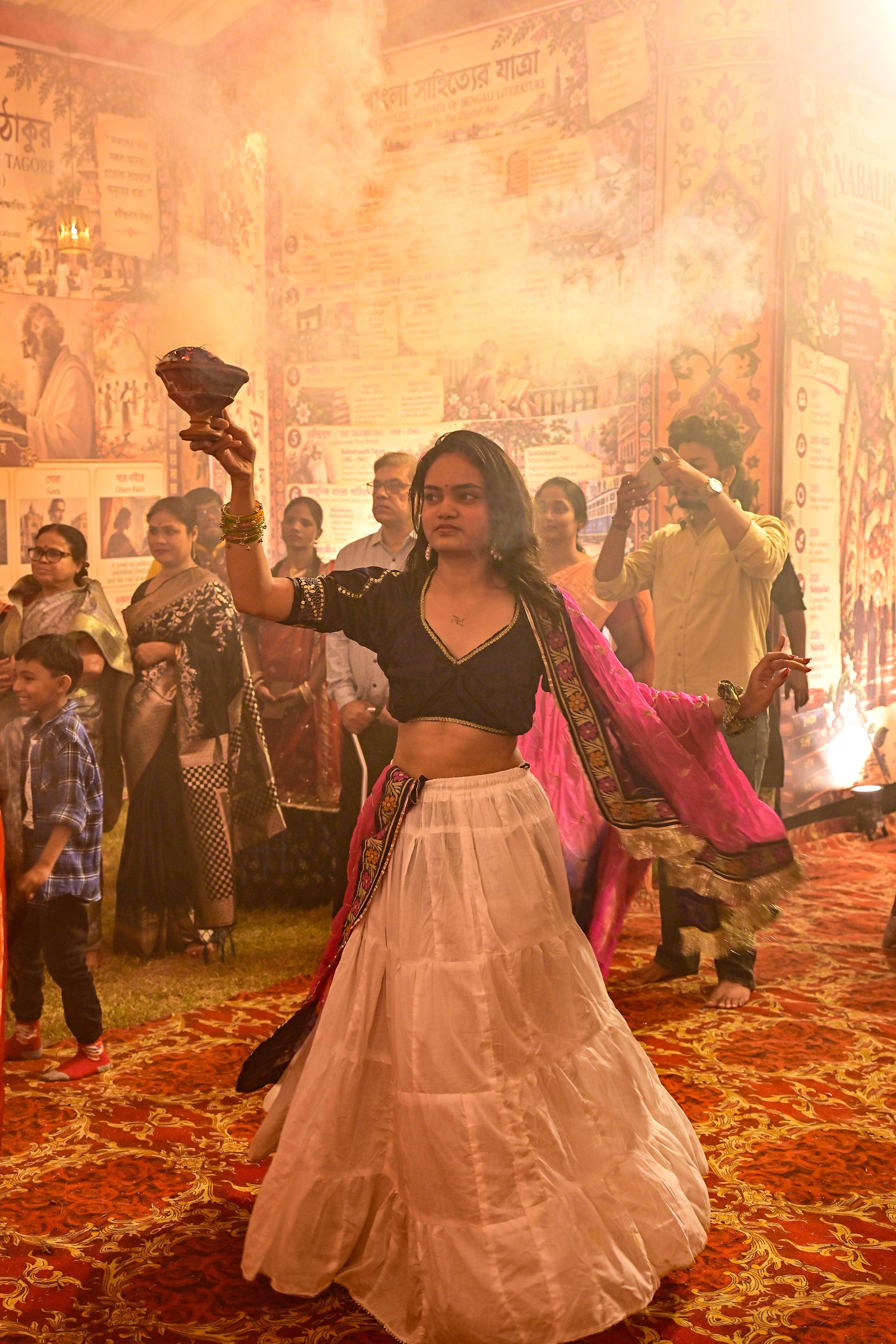Durga Puja - Krishna Palace (15).JPG