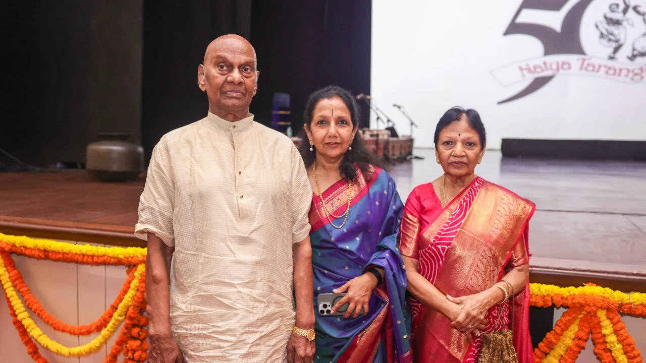 (L-R) Raja Reddy, Kaushalya Reddy and Radha Reddy