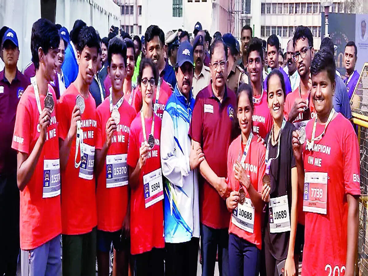 Run by Karnataka police applauds youth with HIV - Vimarsana News