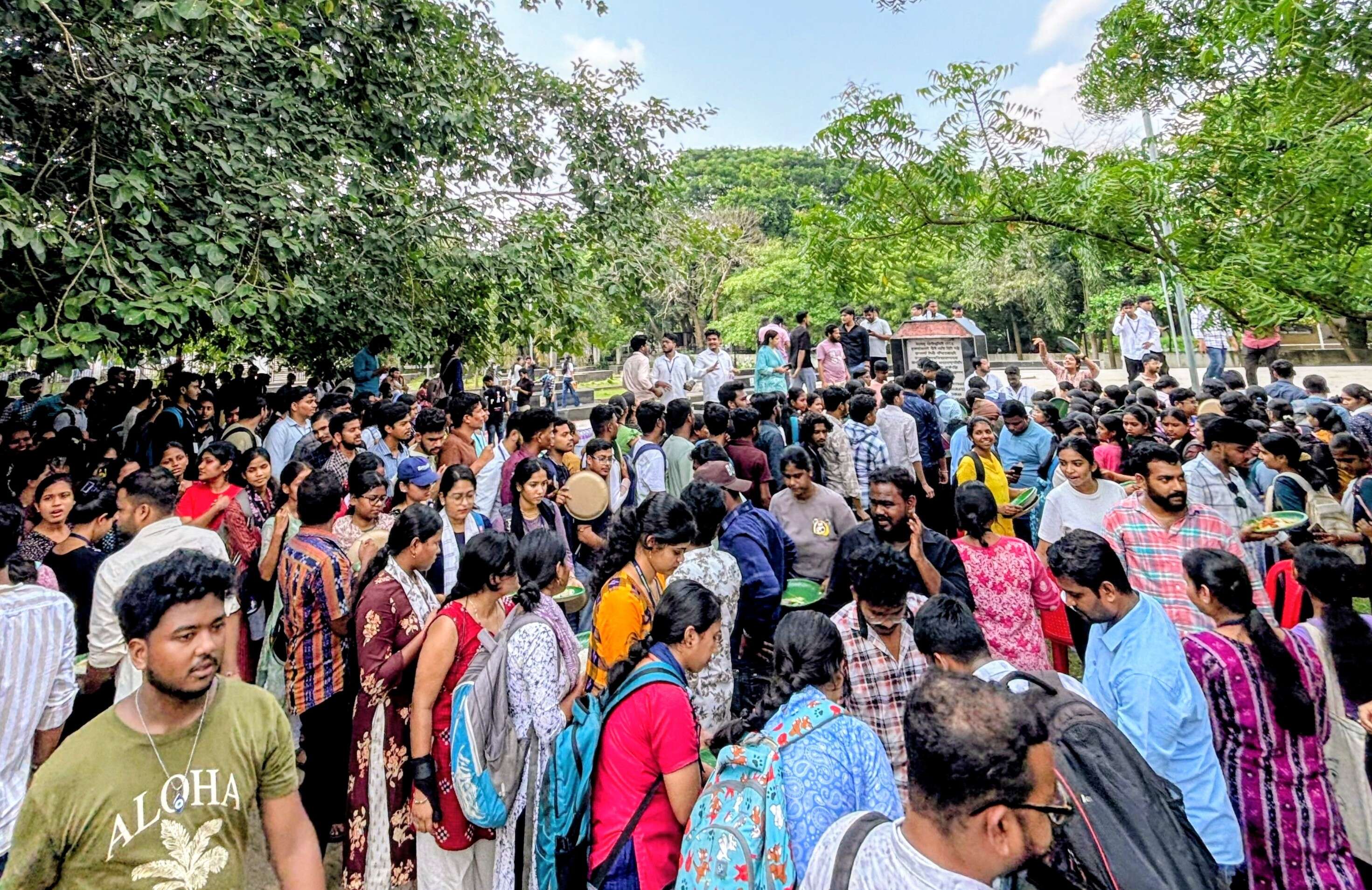6a8c3309-7650-48b1-a9f8-29b51960d8a8_Photo08_Odisha_BHU_students_during_their_campus_election_campaign_at_Utkal_University7.jpg
