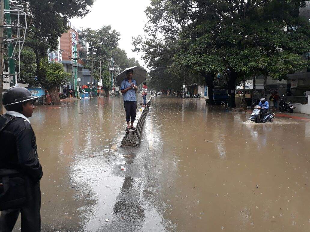 Bangalore weather Heavy rains lash Bangalore again, cause traffic