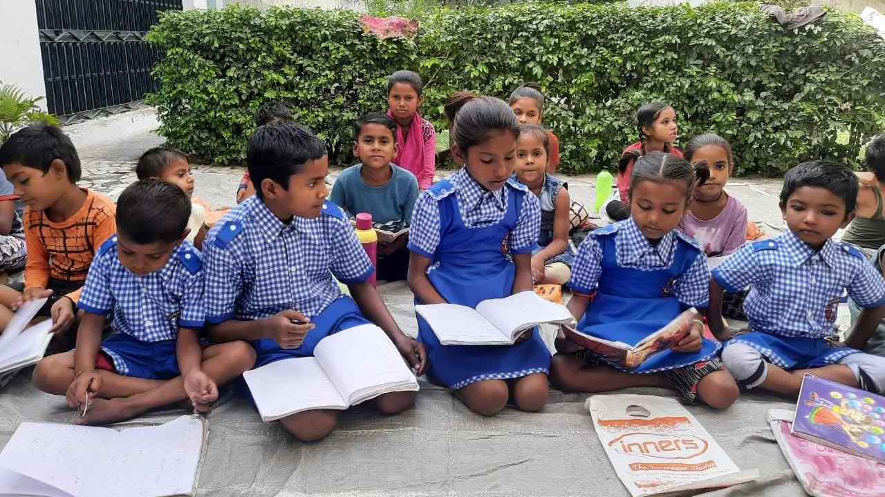 Sachan initially used Rs 300 given by his mother to print pamphlets and spread the word about his free classes in Kanpur.