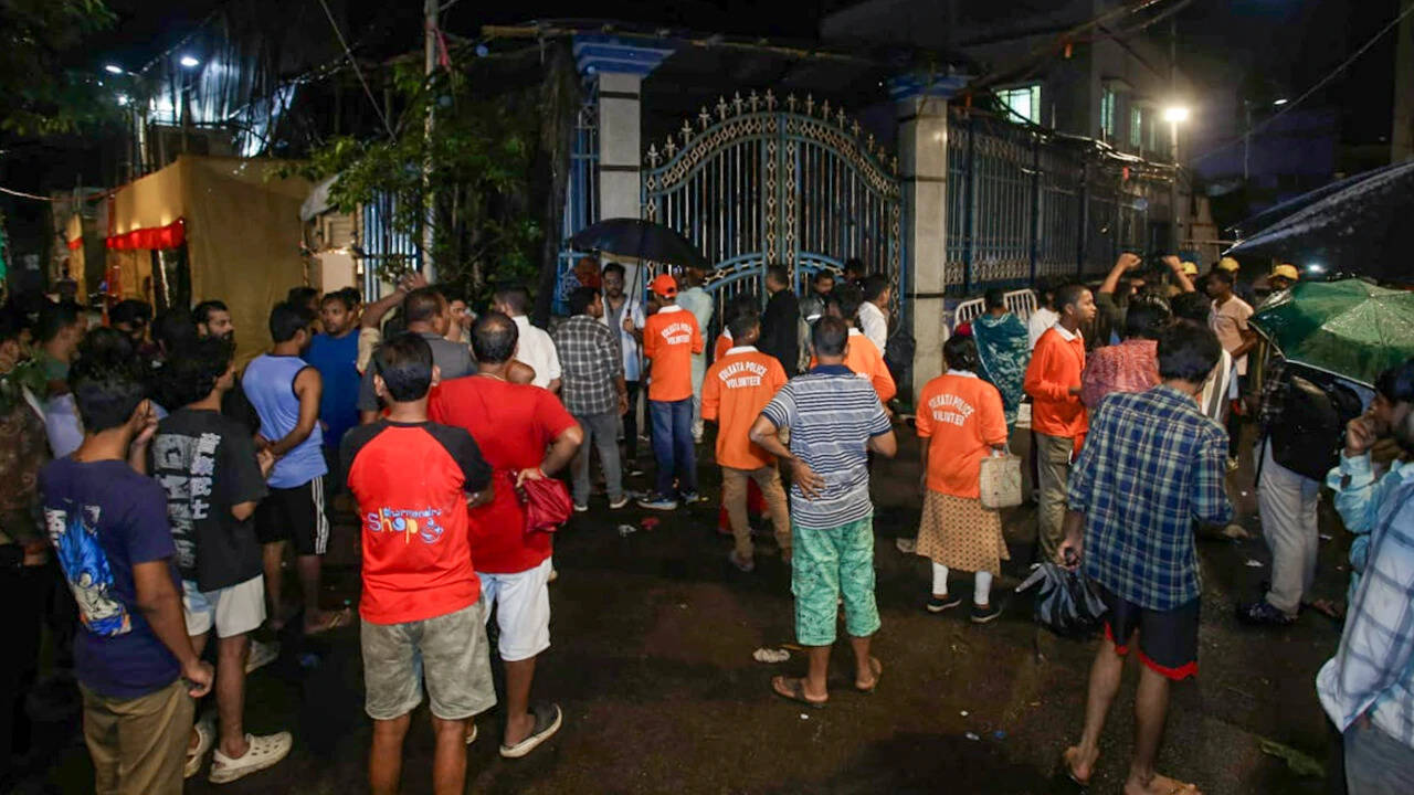 Narrow exits, poorly placed barricades and inadequate evacuation plans can worsen stampede risks despite advanced technology.