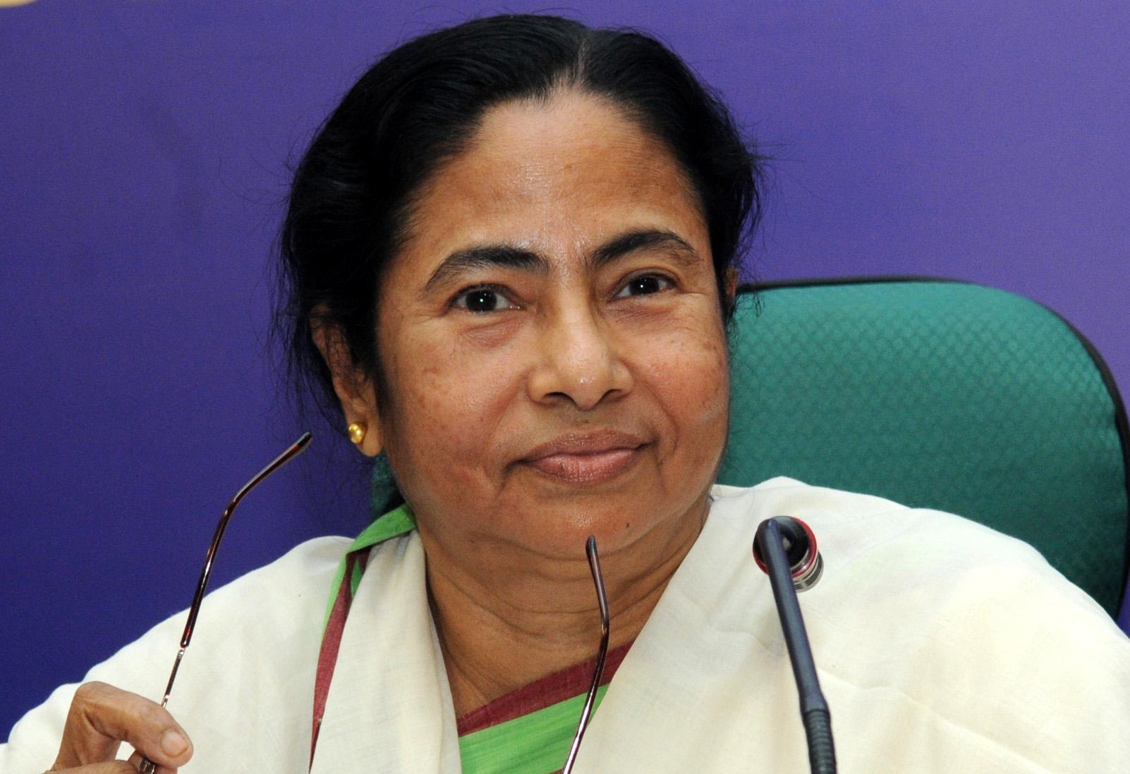 Curious silence from TMC’s Mamata Banerjee even as SP and BSP support Lalu Prasad Yadav