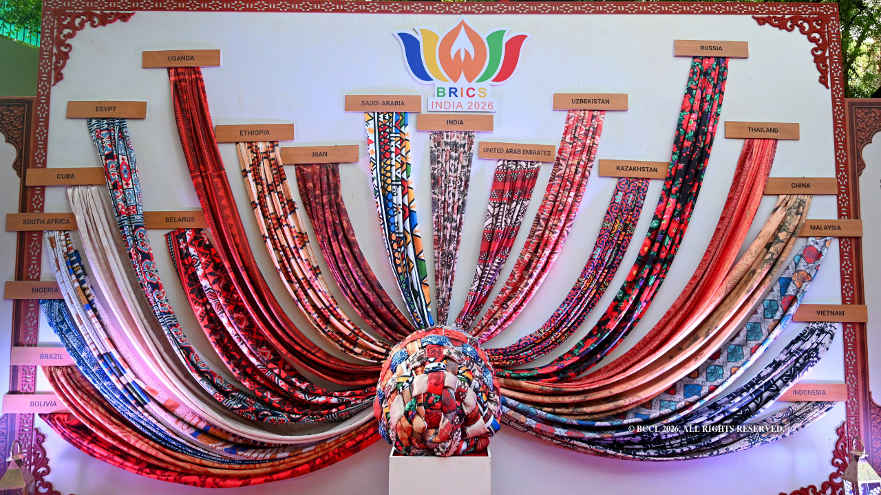 Patterns of unity at the entrance of the exhibition displayed patterns from 21 countries became a selfie spot