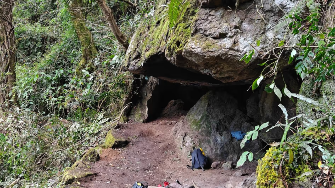 Scientific dating by Beta Analytic Laboratory in Florida placed the rockshelter at approximately 3,500 years old. (Photo credit: Nagaland Tribune)