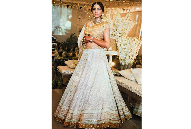 anushka sharma lehenga design