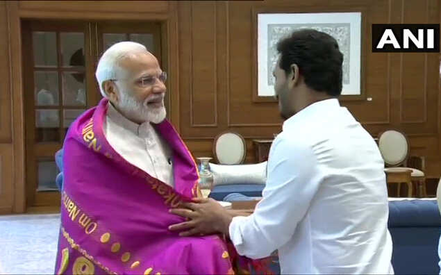 Jaganmohan Reddy Invites Modi For Swearing In Ceremony In Vijayawada Urges Him To Grant Special 6641