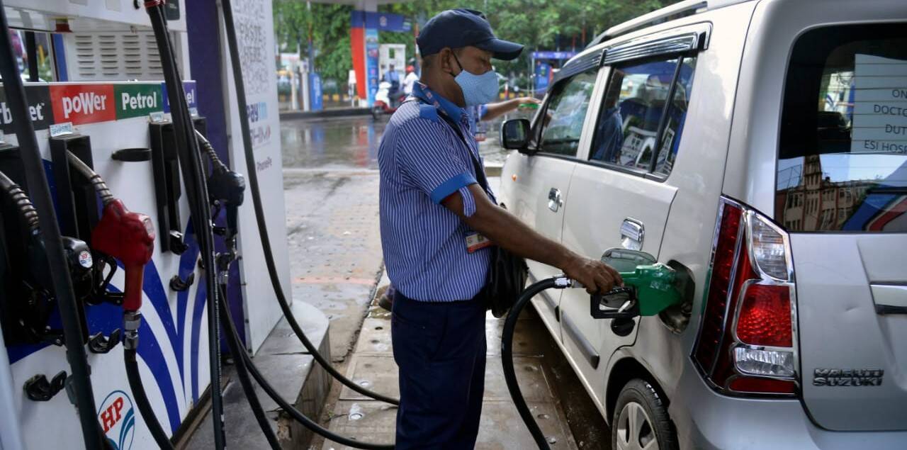 Petrol Price in Kolkata Fuel stations rush to get fivedigit display panels Kolkata News