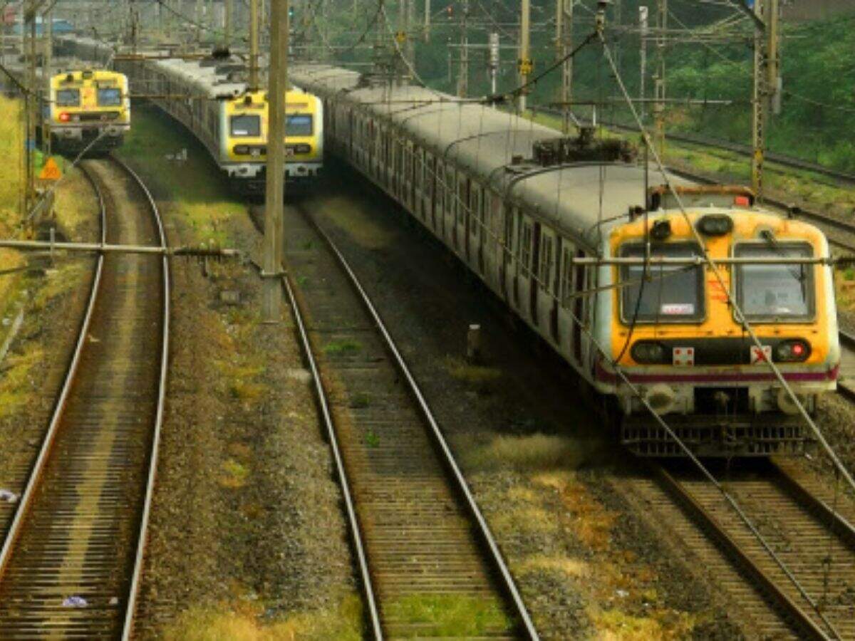 Train Accident: One dead, two injured as track machine fails between Ambernath- Badlapur - Vimarsana News