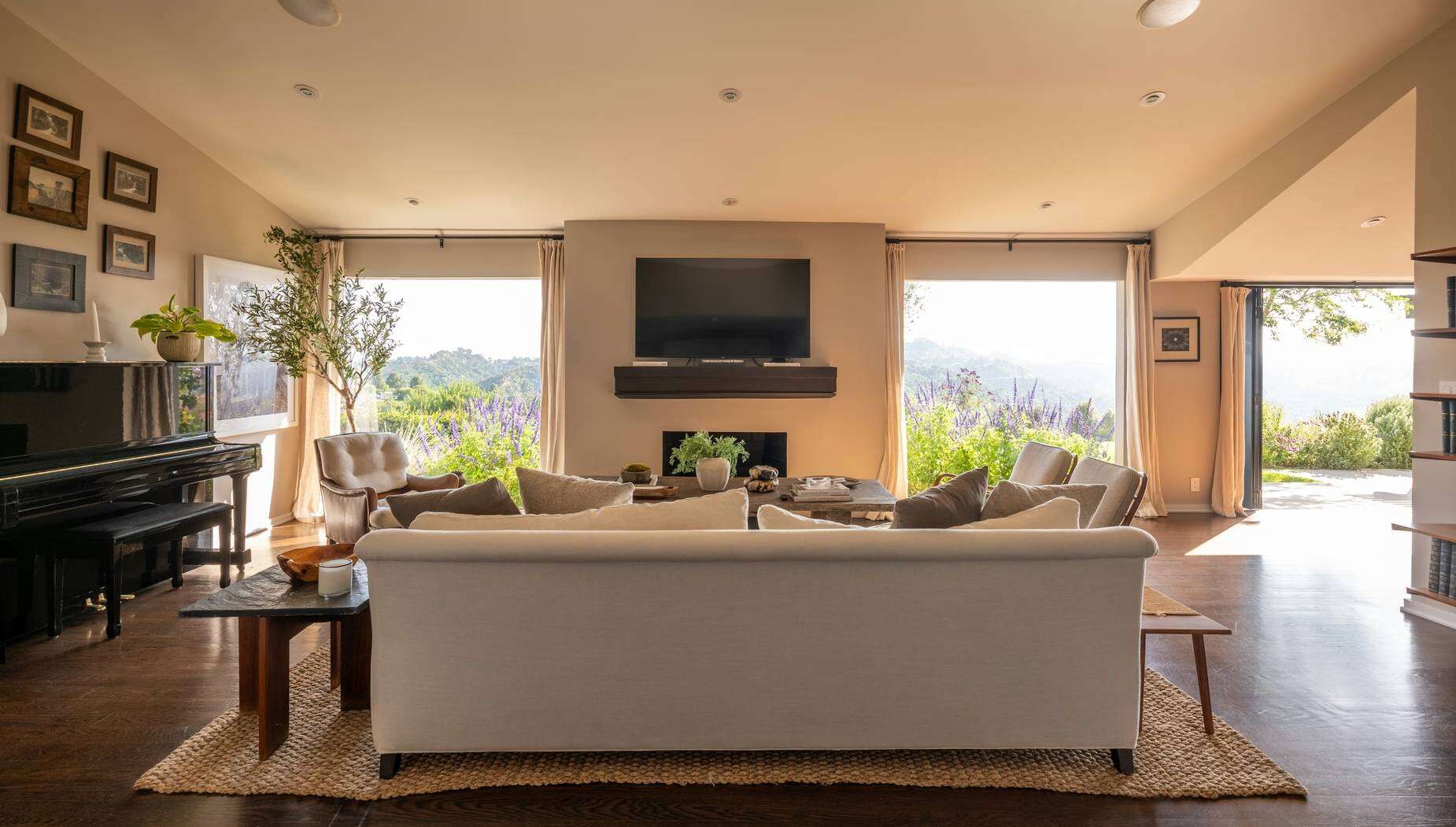 Inside Chris Evans’ Hollywood Hills home, now under contingent offer after a $6.39 million relisting.