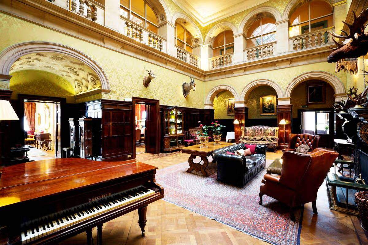 The Grade I-listed Stapleford Park estate offers 54 acres of landscaped grounds alongside grand interiors and extensive leisure facilities.