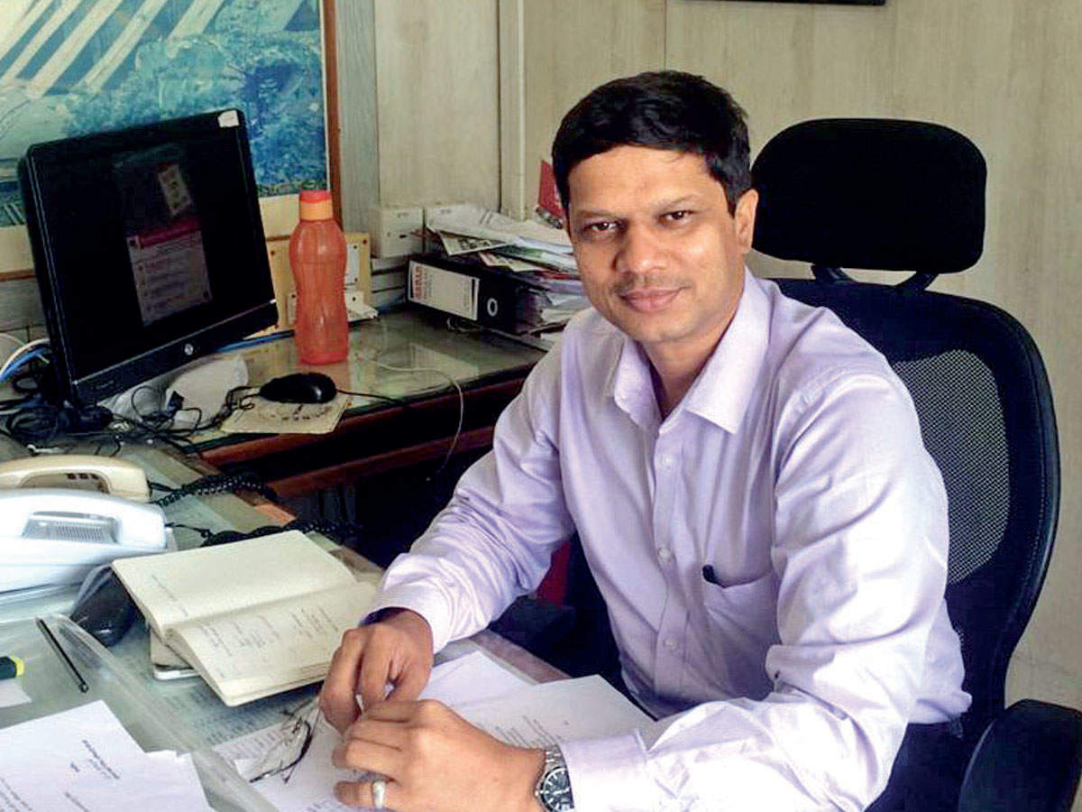 Marathi Bhasha Sanvardhan Pandharvada Govt Staffer Fixes Usages Of Marathi In Official Speak