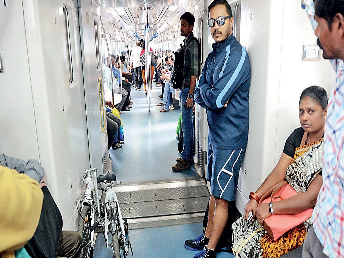 Namma metro tells it guards: Let cycles through