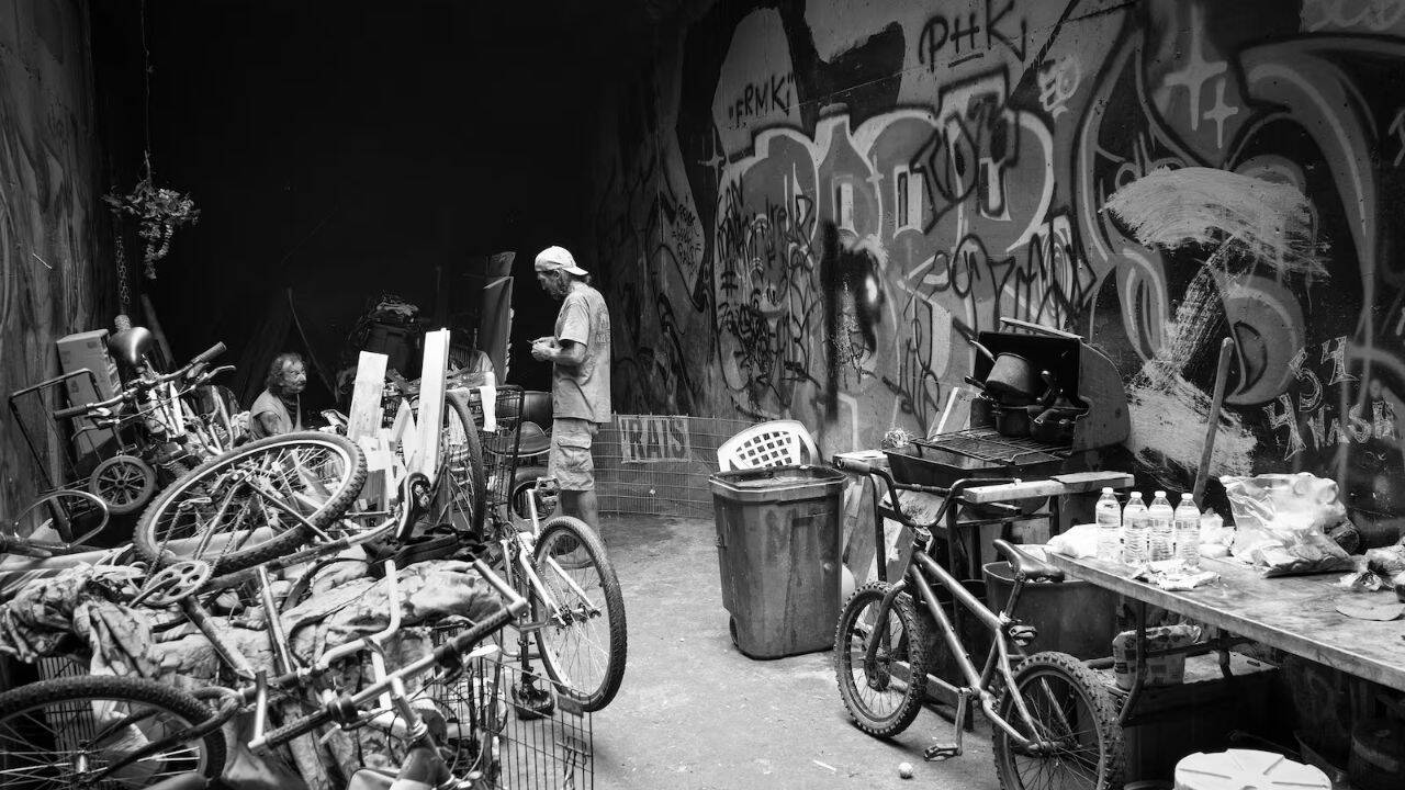 Daily life of this underground community in Vegas
