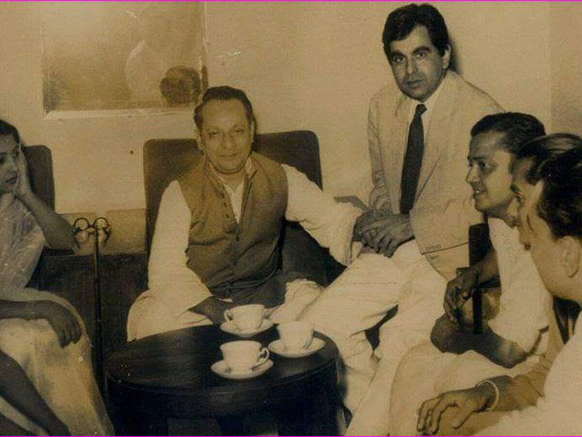 Dilip Kumar during the premier of Musafir with Suchitra Sen, Bikash Roy and Bhanu Bandopadhyay at Basusree.