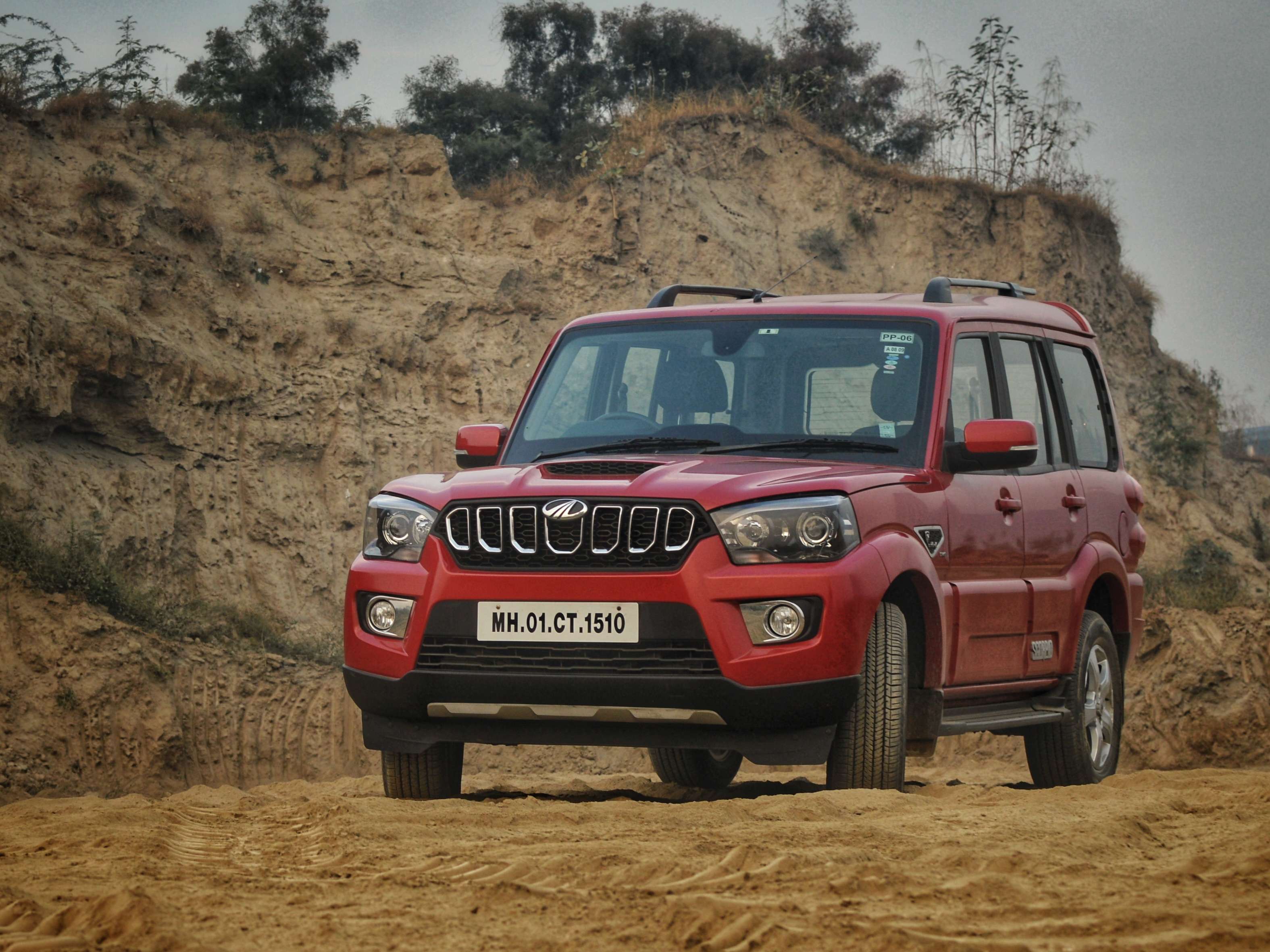 2018 Mahindra Scorpio Review The Butch Suv Gets A Steroid Shot Times Of India