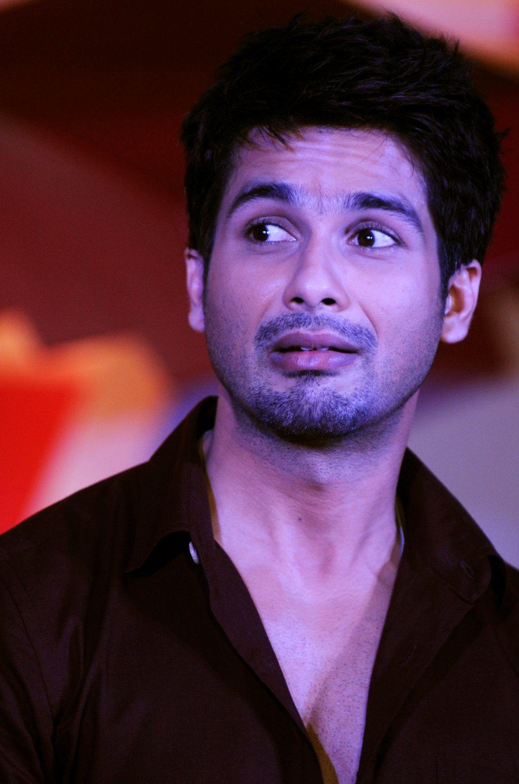 bmc-to-file-court-case-against-shahid-kapoor