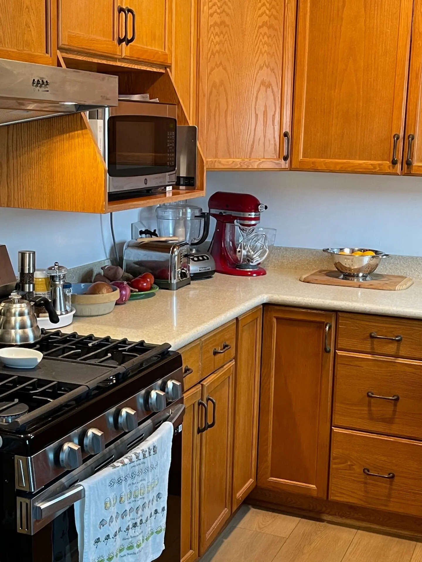 The 1,100-square-foot cottage still features Dolly Parton’s former wig room.