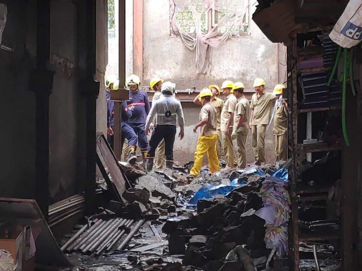 dongri building collapse: One killed, another injured as slab of under ...