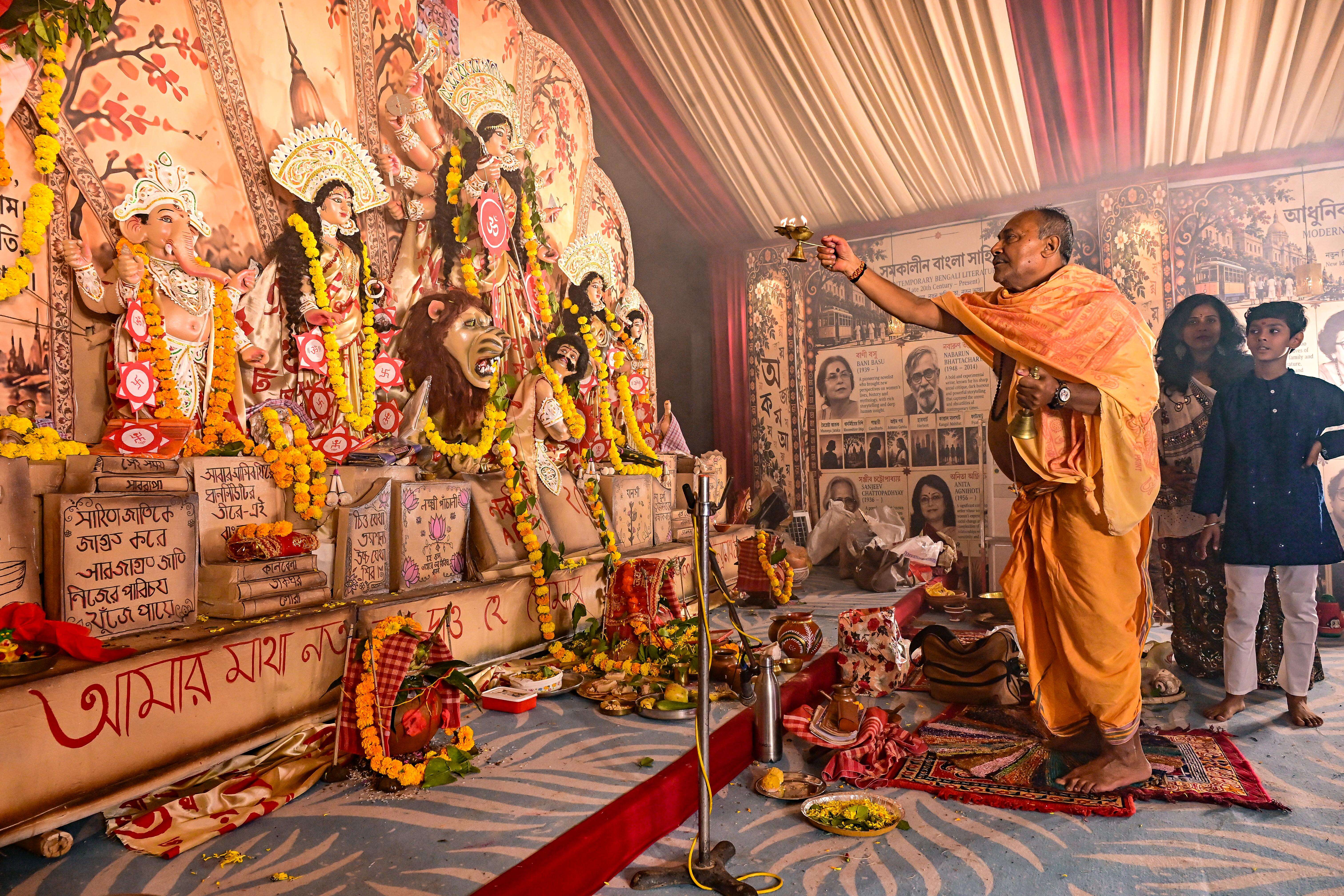 Durga Puja - Krishna Palace (2).JPG