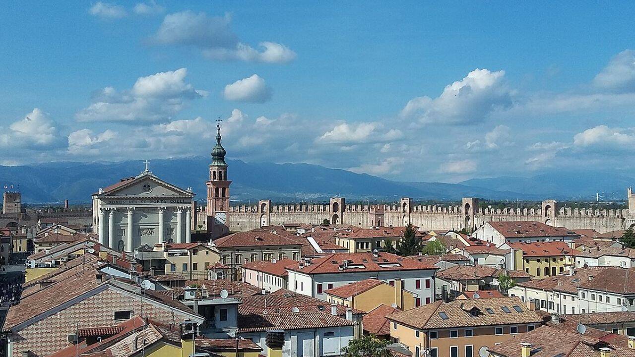 What is being planned for the new primary school in Castel Madama<br>