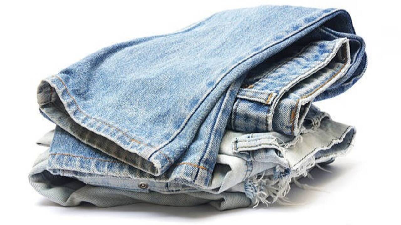 Don’t throw away old jeans<br>