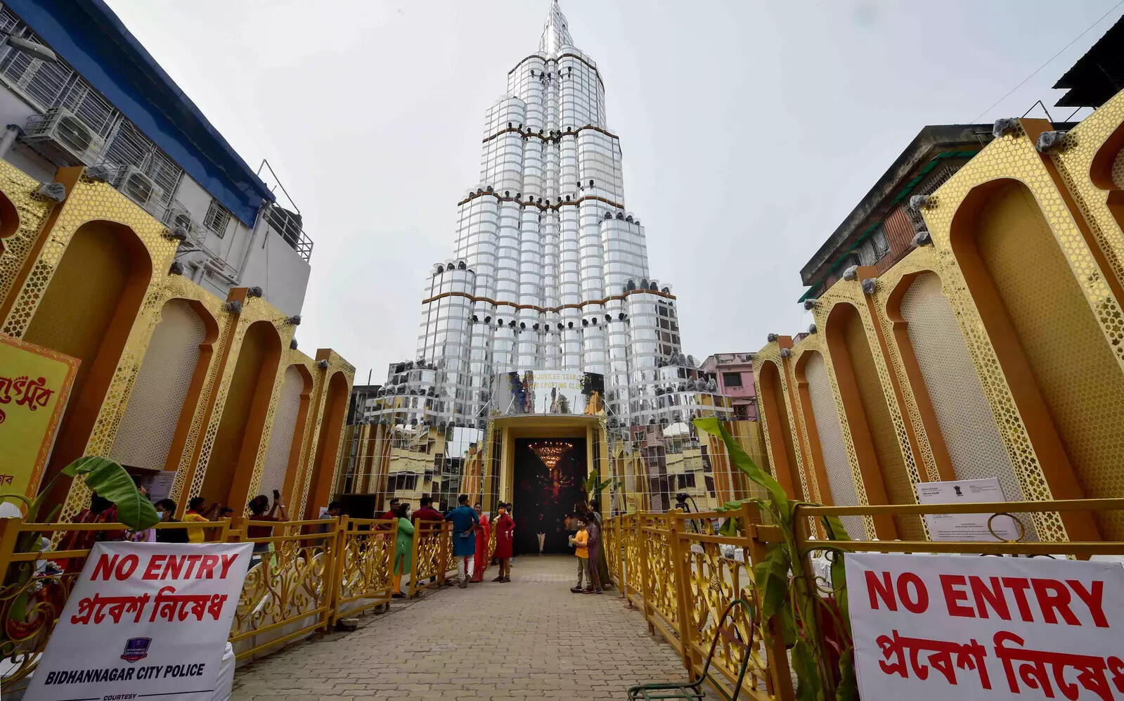 Kolkata: A Durga Puja pandal or a makeshift worship venue is a replica of Dubai'...