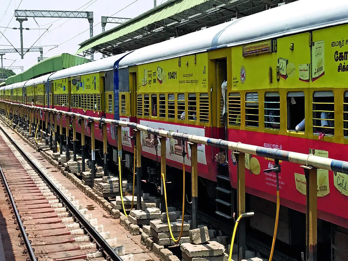 Long & short of it: 3-coach trains aim to cut waiting time