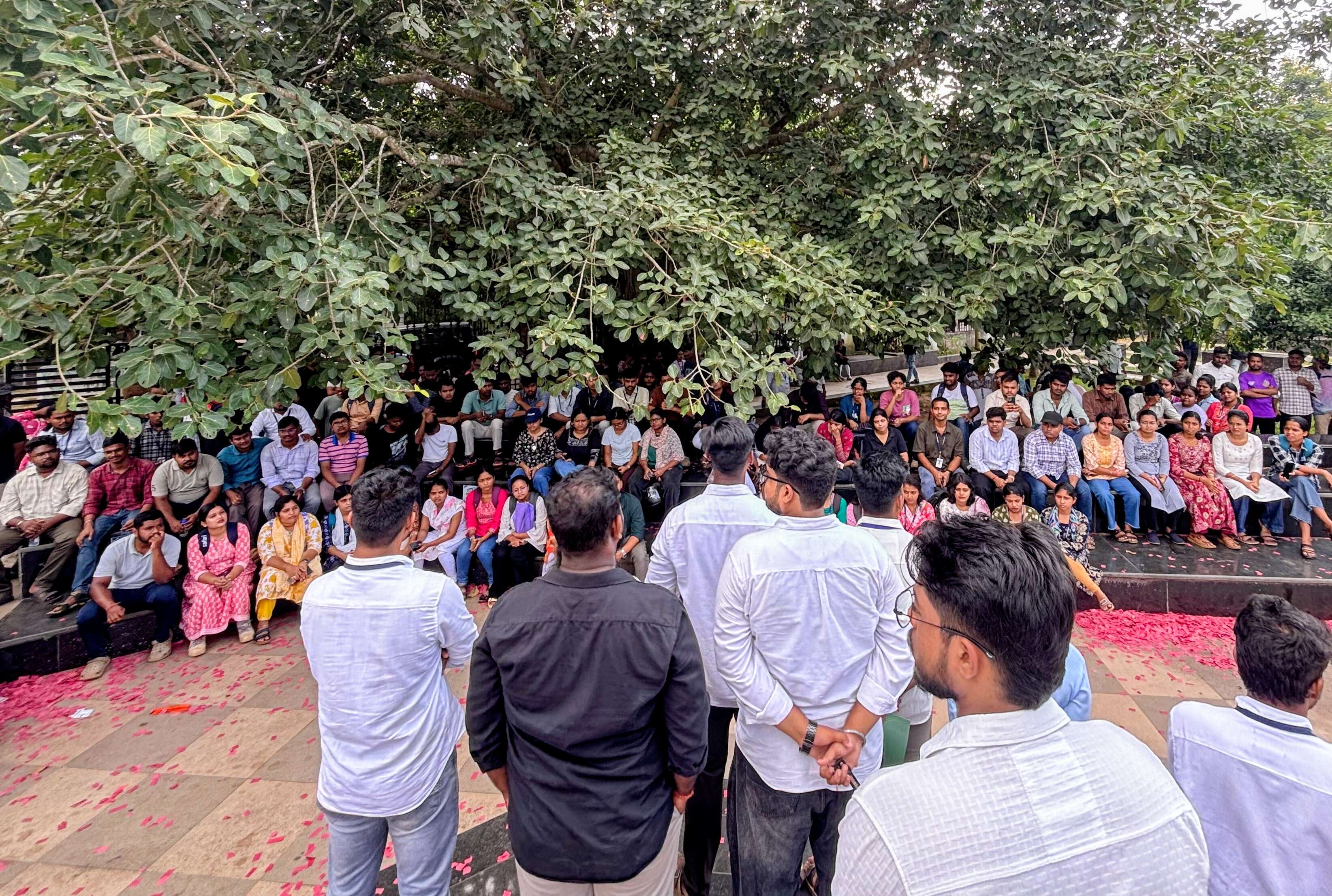 110036a4-8ad0-42a4-b43b-9549d42d69a1_Photo08_Odisha_BHU_students_during_their_campus_election_campaign_at_Utkal_University_1.jpg