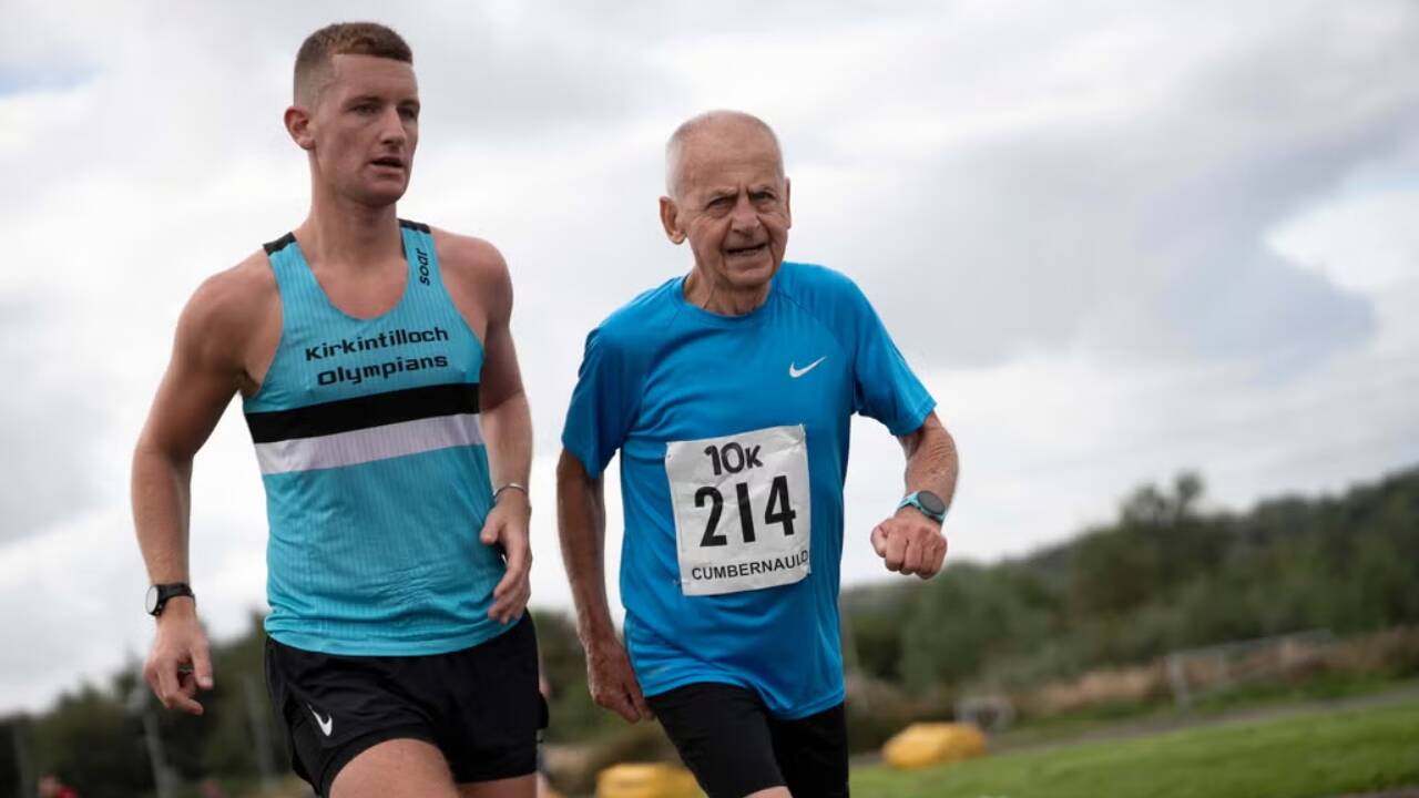 At 90, former paratrooper sets world-best 10K time for his age