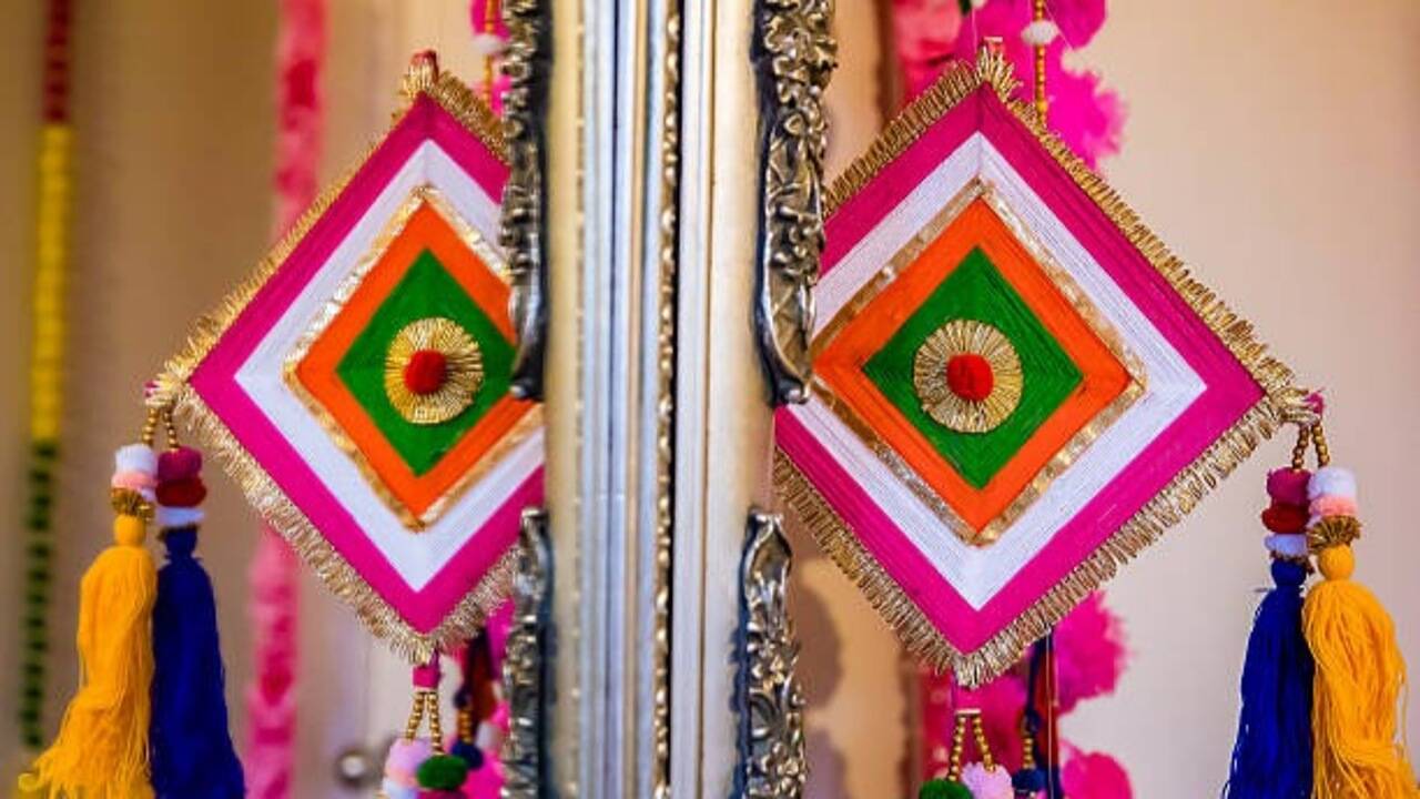 old dupatta into beautiful home décor<br>