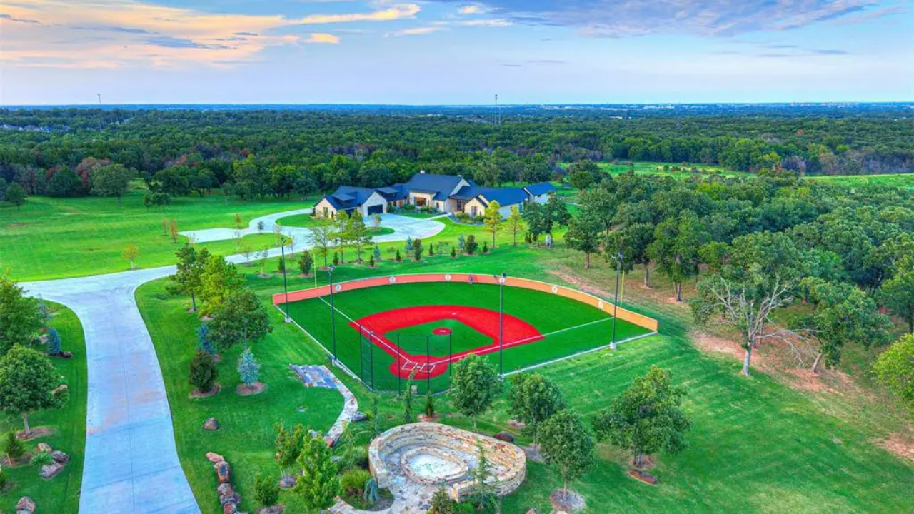 In 2018, Matt Holliday paid $3 million for Oklahoma land<br>