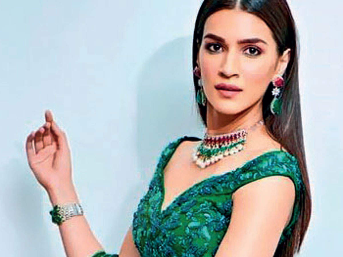 Kriti Sanon Kriti Sanon To Team Up With Varun Dhawan And Aditya Roy Kapur For A Song In Kalank