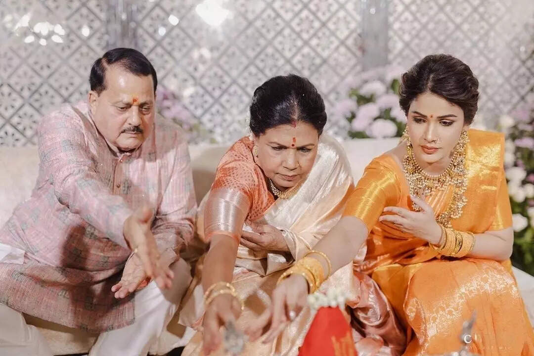 Lavanya Tripathi with parents