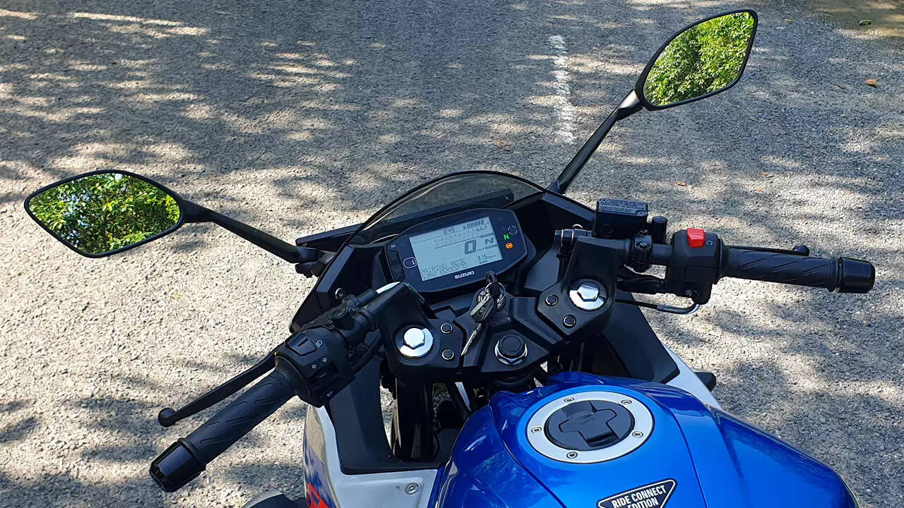 2023 Suzuki Gixxer SF 250 handlebar