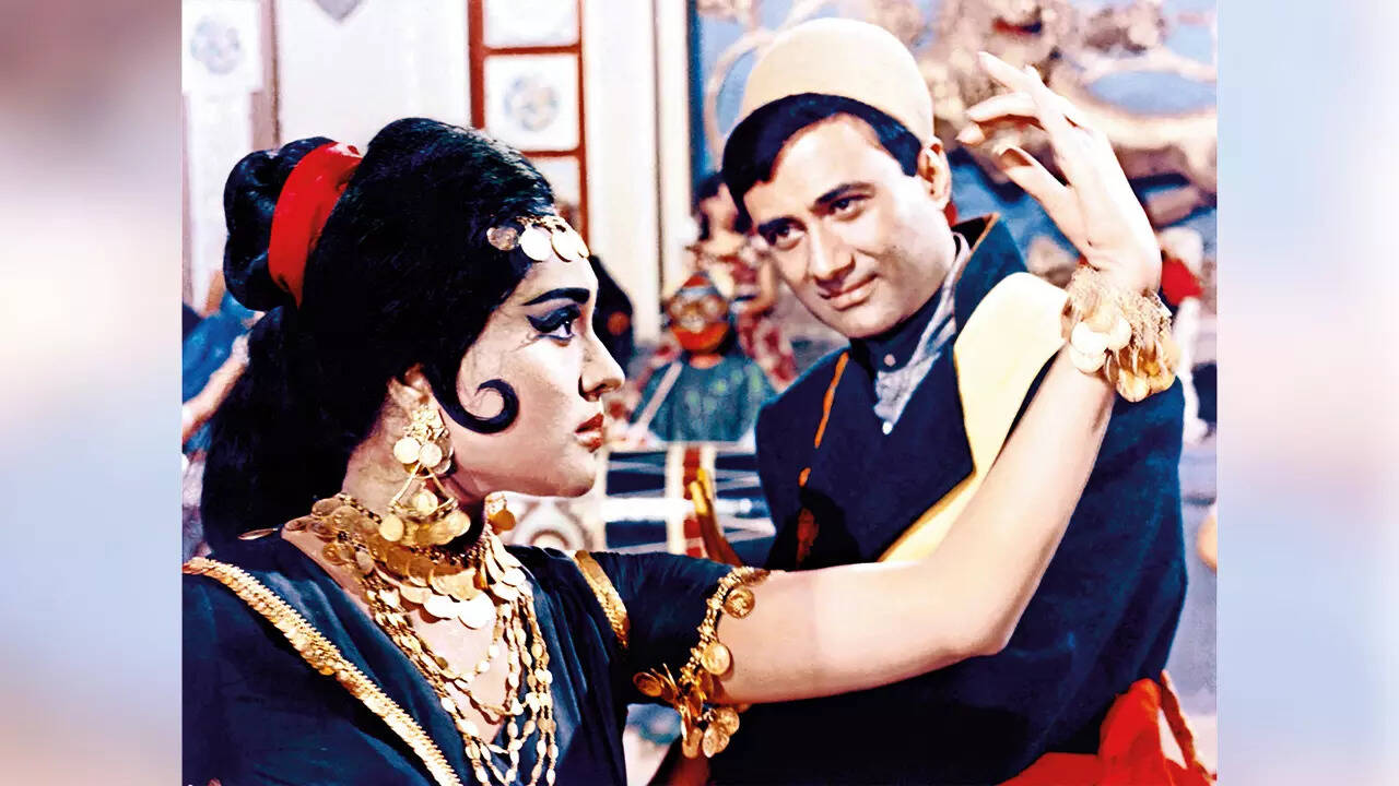 A still from Jewel Thief