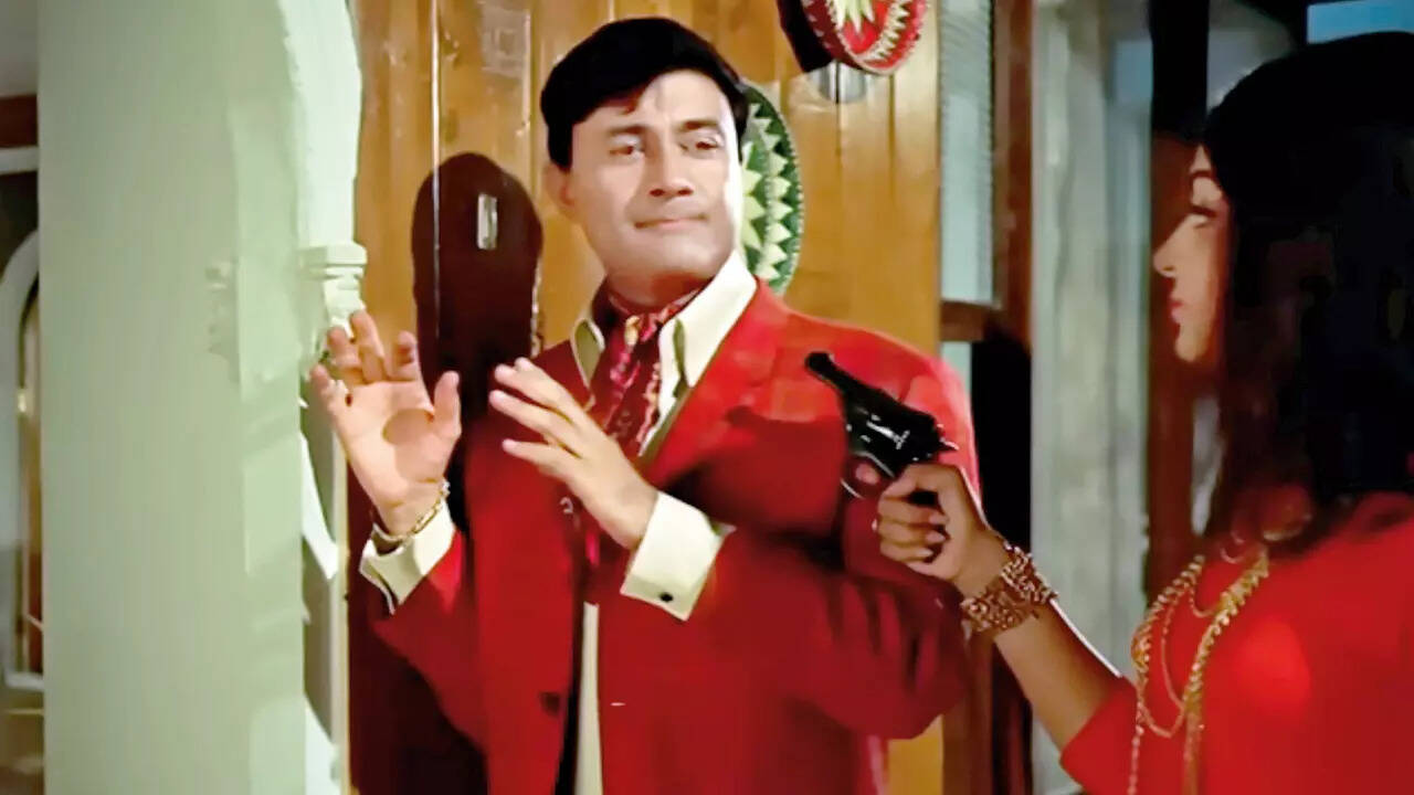 A still from Johny Mera Naam