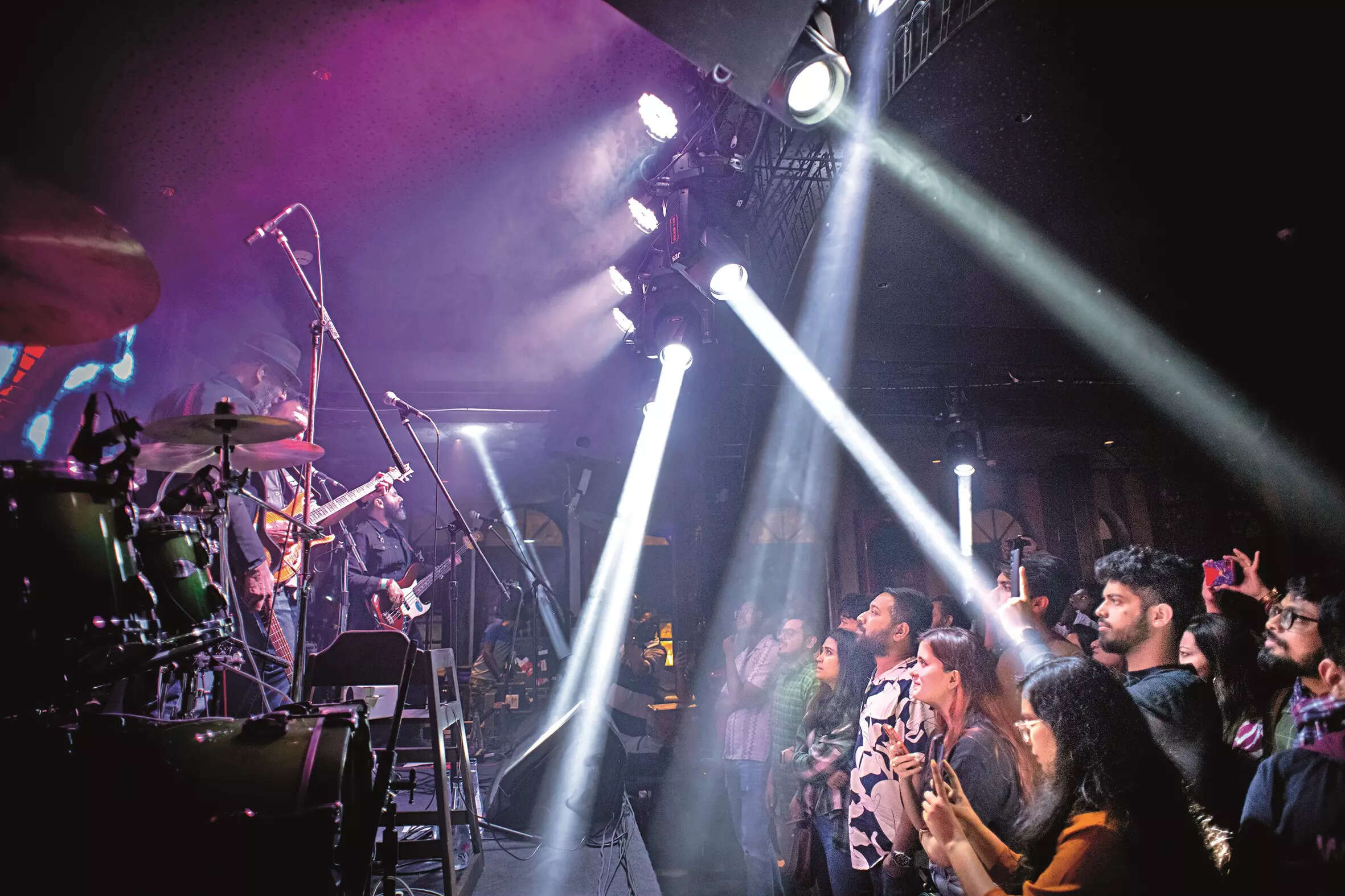 P1_SS_Crowd 2