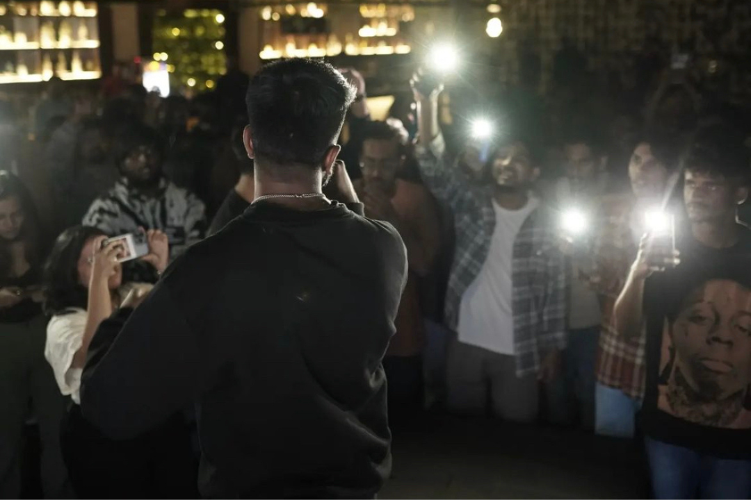 Vedang Deshpande performing 'Paristhiti'