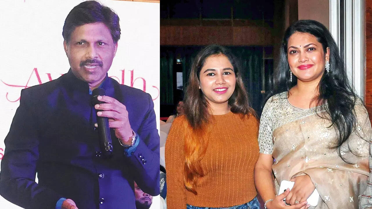 (L) Dr Hari Om (R) Sarika Mishra and Priyanka Barve