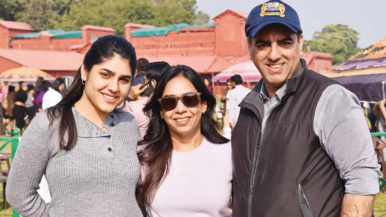 (L-R) Sia, Sarika and Amit Arora