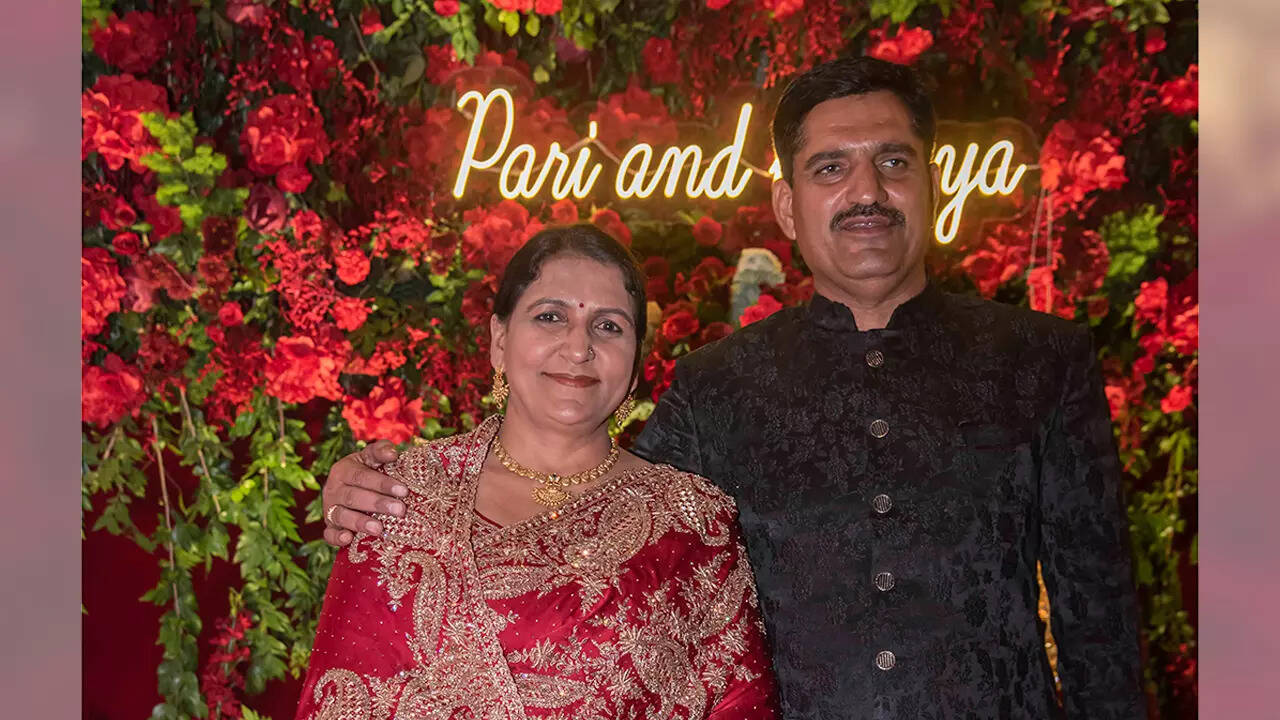 Sushila and Maniram Bishnoi (parents of Pari)