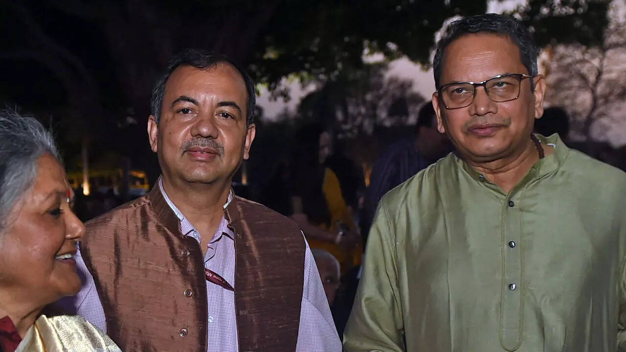 Kumar Tuhin, Director General, Indian Council For Cultural Relations (ICCR) and Vijay Chauthaiwale, BJP Foreign Policy Department in-charge